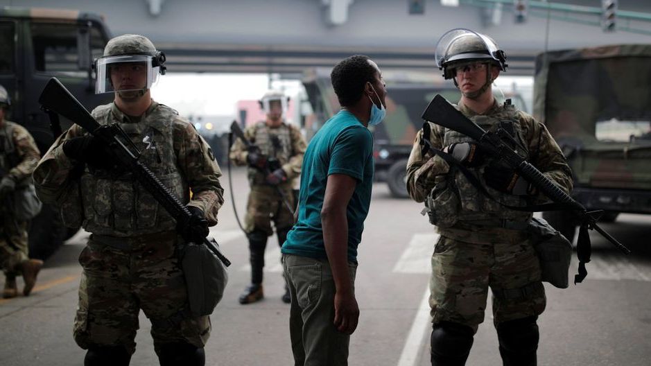 Minesota Moviliza A Toda Su Guardia Nacional Para Acabar Con Los Disturbios