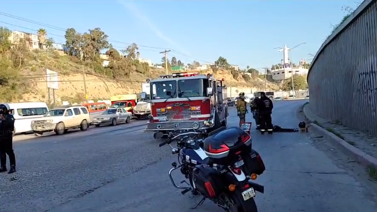 Motociclista Cae De Puente En Tijuana