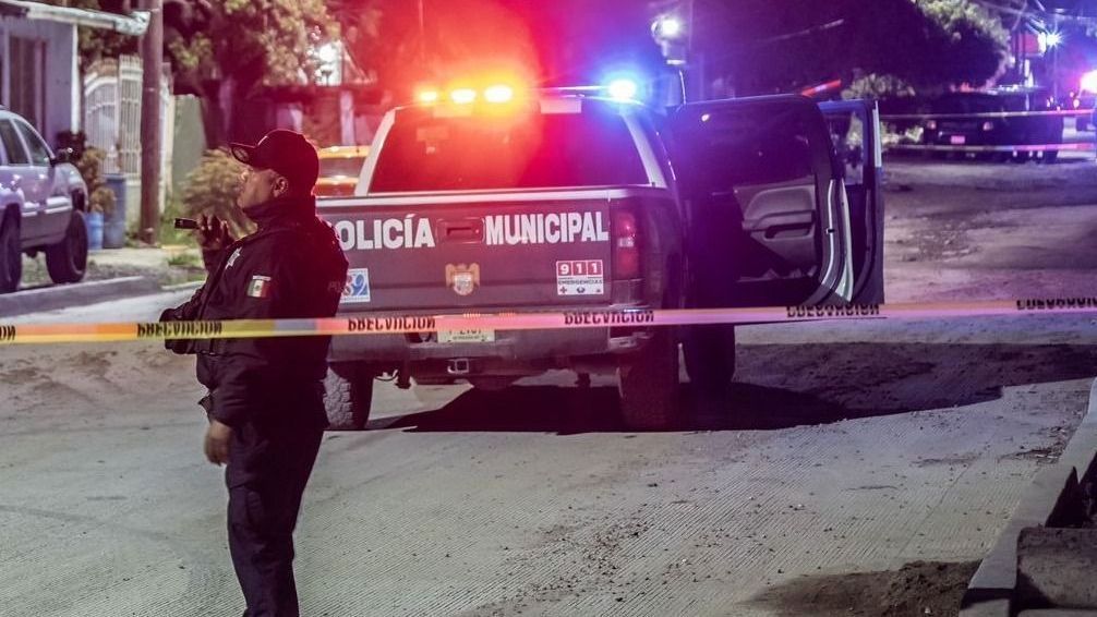 Encuentran Cuerpos Sin Vida En Una Camioneta Abandonada Entre Ellos