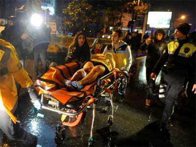 Atacan a multitud en bar de Turquía; 39 muertos