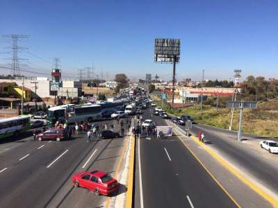  Por ‘gasolinazo’ bloquean la México-Toluca