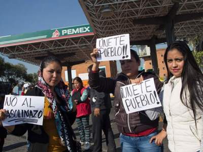 Pemex exhorta a evitar bloqueos en gasolineras 