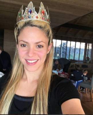 Shakira recibe críticas por descuido en su pelo