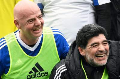 Maradona e Infantino comparten equipo en ‘Partido de Leyenda