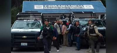 Detienen a 19 policías saqueadores en Veracruz