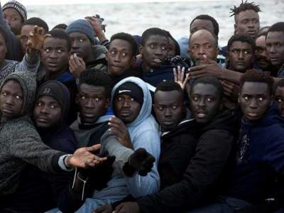 Rescatan a casi 3 mil inmigrantes en el Mediterráneo