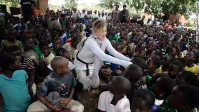 ¡Los rumores eran ciertos! Madonna adopta a gemelas de Malaui