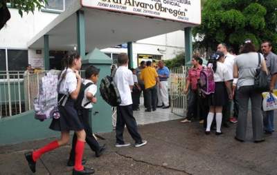 Reanudan clases en 148 escuelas de Sinaloa, tras enfrentamientos