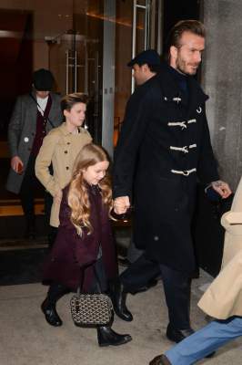 Harper Beckham y su bolsa de lujo acaparan titulares