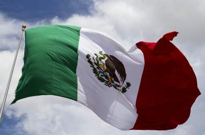 La Bandera Nacional, una extensión de México