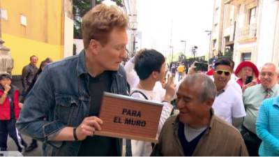 Conan le pide a los mexicanos que “donen” para el muro