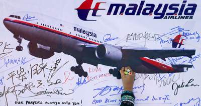 Familiares de los pasajeros del MH370 recuerdan la desaparición 