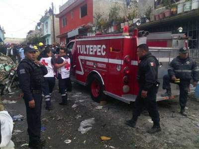 Sube a tres la cifra de muertos en una explosión de Tultepec