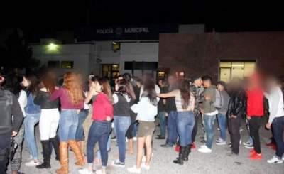 Detectan fiesta clandestina en Juárez; detienen a 45 menores de edad