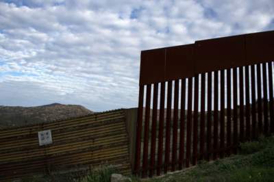 EU pospone licitación de muro con México hasta el 15 de marzo