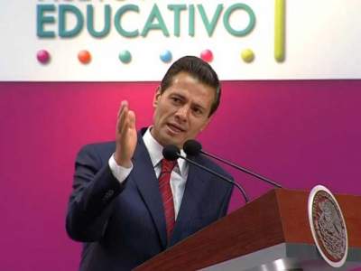 Peña Nieto llama a mexicanos a impulsar la ‘revolución educativa’