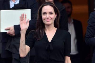 Angelina Jolie imparte su primera clase en Londres
