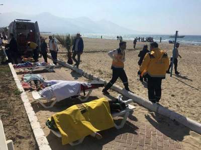 Naufragio deja 11 refugiados muertos y tres desaparecidos en Turquía