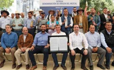Otorgan a Puebla denominación de origen del mezcal