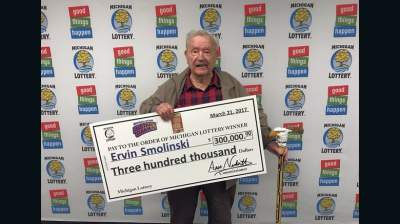 Veterano de la Segunda Guerra Mundial se gana la lotería en cumpleaños