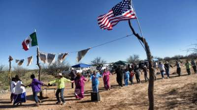 Una tribu en la frontera méxico-eu se levanta contra muro de Trump