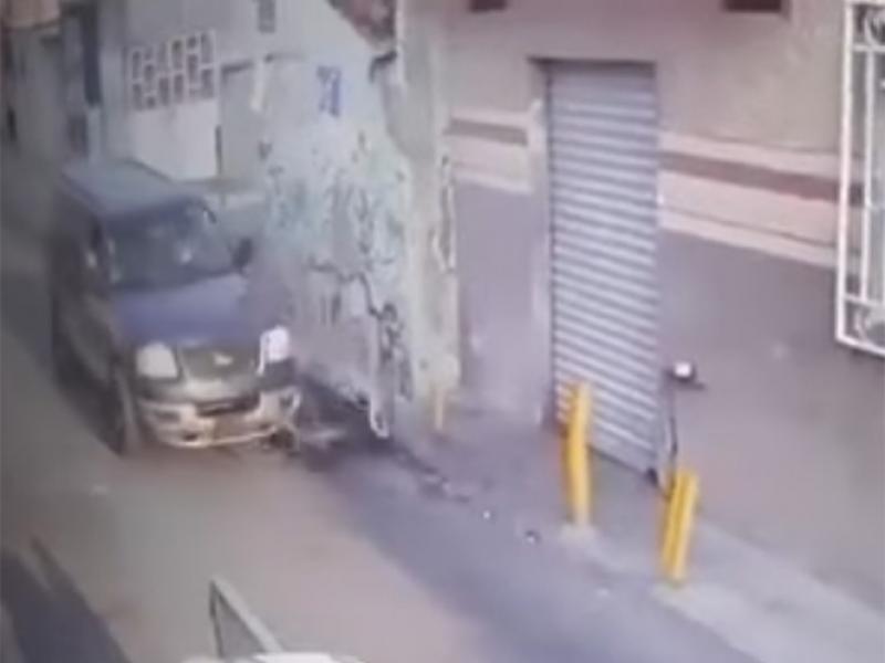 Conductor arrolla a ciclista en Guanajuato y se da a la fuga