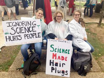 Miles marchan para exigir a Trump que la ciencia no sea "silenciada"