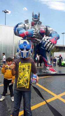  Develan figura gigante de robot de 'Transformers' en la CDMX