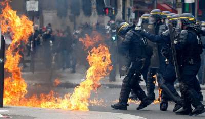 Disturbios en Francia durante marcha de trabajadores; sube tensión 