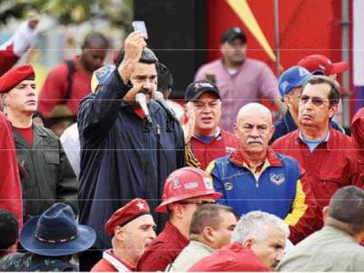 Maduro ordena otra Constitución