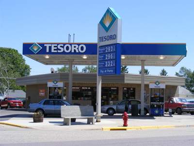 PEMEX ya tiene competencia, Tesoro ingresará gasolina a México.