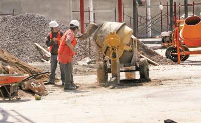 "Gracias por edificar los hogares", dice Peña a constructores
