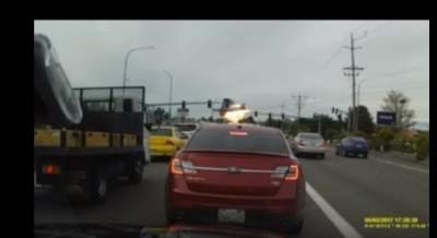  Así se estrelló avión en autopista de Washington