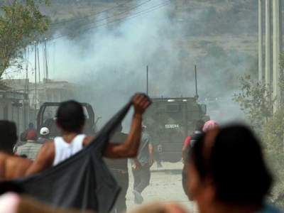 Dictan prisión oficiosa a 9 por ataque a militares en Puebla