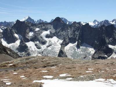 Mueren tres esquiadores en avalancha en Alpes franceses