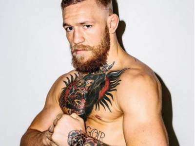 McGregor firma precontrato para pelea contra Mayweather