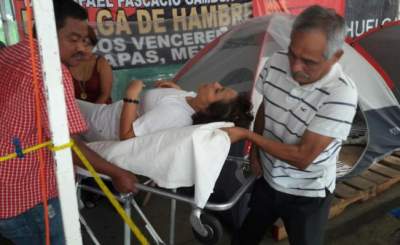 Internan a enfermera tras 22 días de huelga de hambre en Chiapas