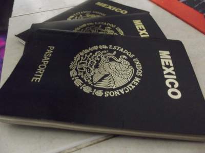 Un año de cárcel a 2 mexicanos en Costa Rica por adulterar pasaportes