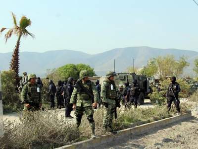 Aseguran militares 53 mil litros de gasolina robada en Tamaulipas