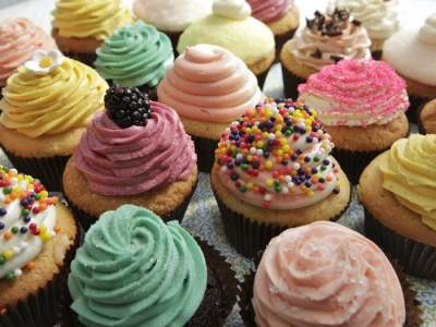 Abuela decoró por error cupcakes con veneno y los llevó a un kinder