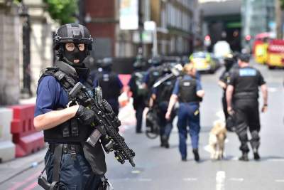 Caen 12 sospechosos por ataques de Londres