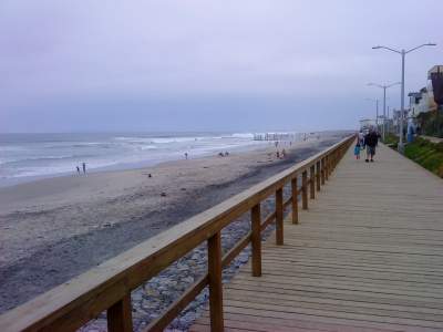 Cooperan ciudadanos de México y EU para limpiar playa de Tijuana