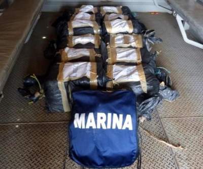 Aseguran en Chiapas 212.5 kilos de cocaína flotando en el mar