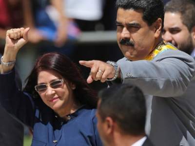  ¿Por qué la élite política y militar sigue apoyando a Maduro?