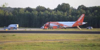Avión aterriza de emergencia en Alemania por charla sobre terrorismo