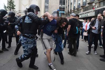 Arrestan a Navalny y a más de 200 opositores en Rusia