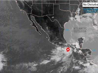 Evacuan embarcaciones en Huatulco por tormenta tropical "Calvin"