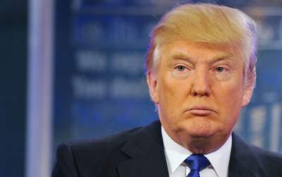 Acusan a Trump de negocios ilegales