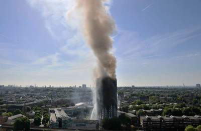 Suman 6 muertos y más de 70 heridos por incendio en edificio de Londre