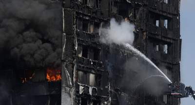 Sube a 12 el número de muertos por incendio en Londres